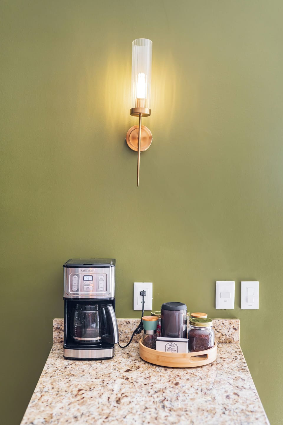 Coffee Station
Start your mornings right with a fresh brew—everything you need for coffee is ready and waiting.
