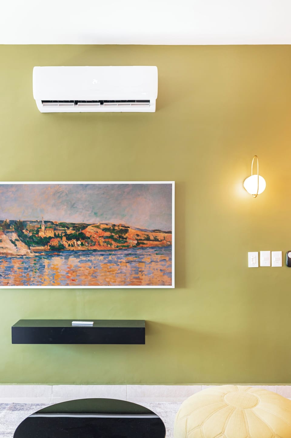 AC
