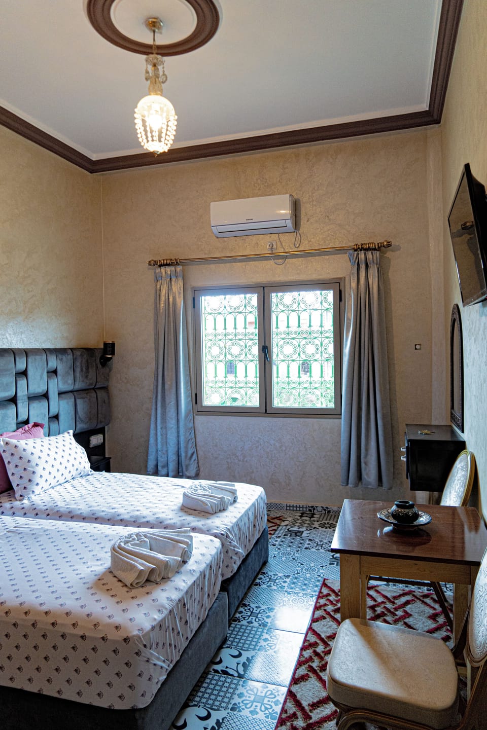 Twin Room | Desk, WiFi (free)