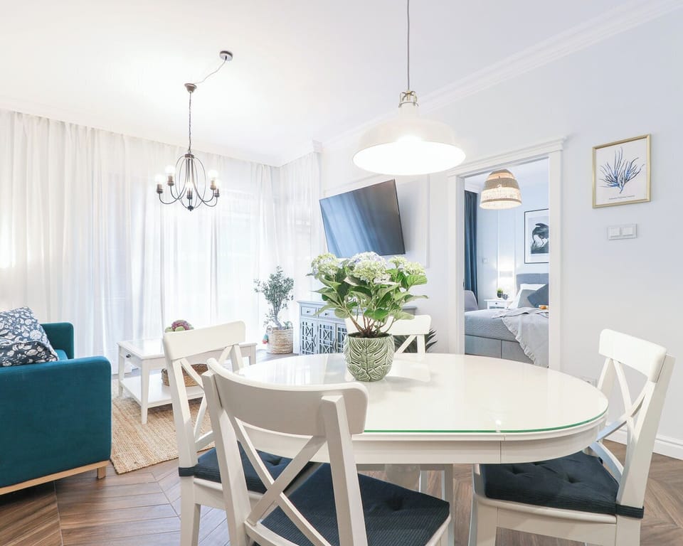 Deluxe Suite | 1 bedroom, iron/ironing board, WiFi (free)