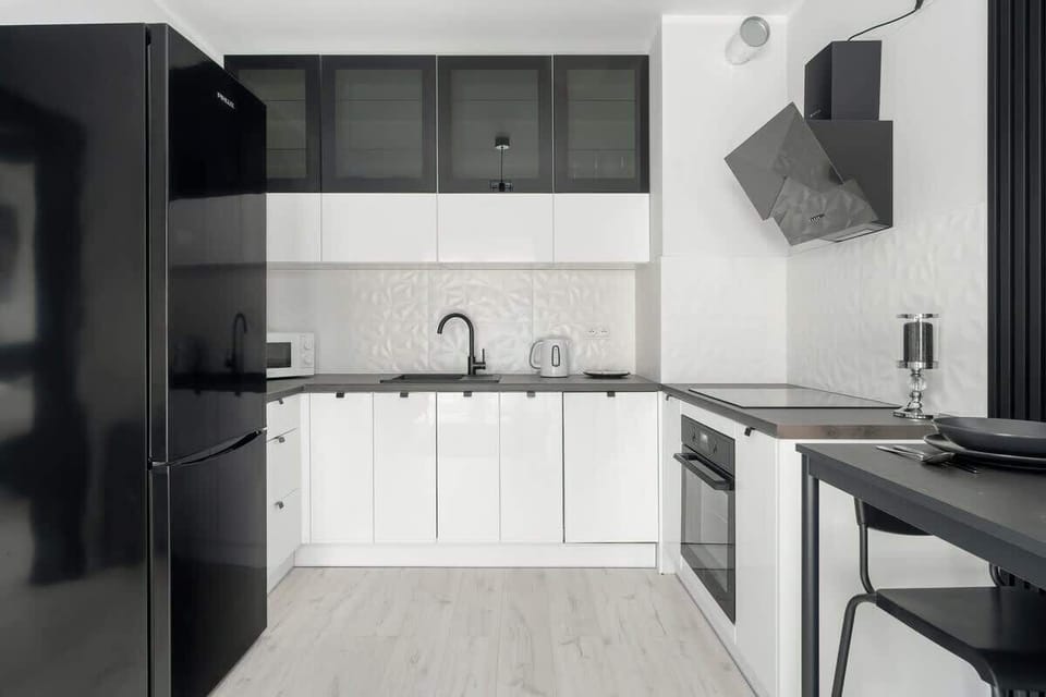 Modern, fully equipped kitchenette. 