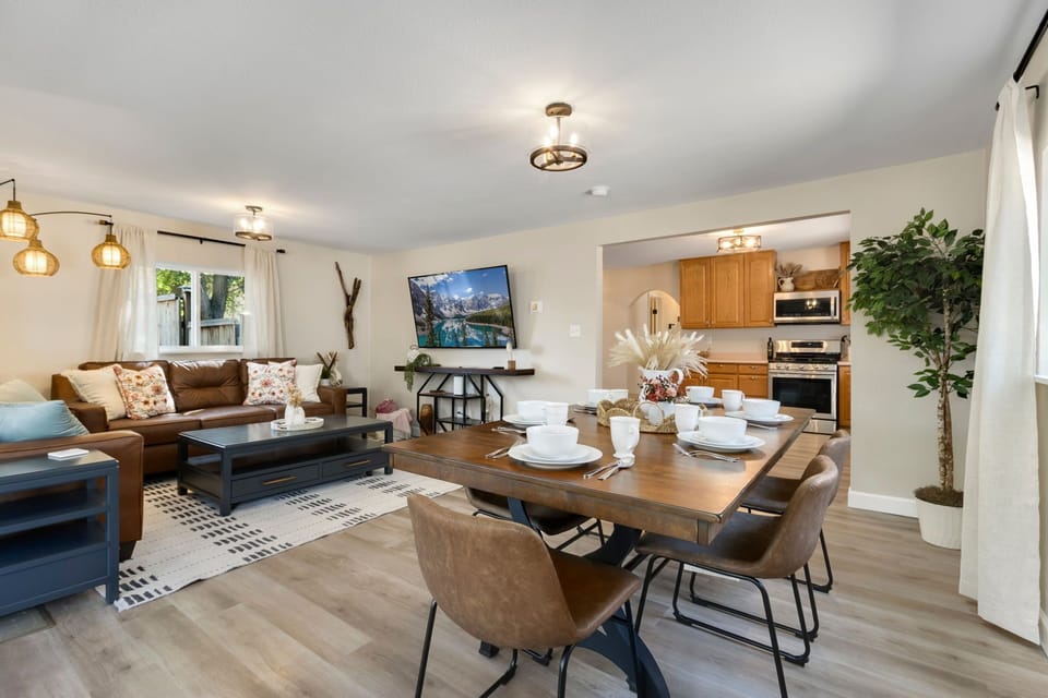 Living Area with Dining Room Table | Easy access to the kitchen!