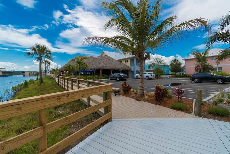 boardwalk facing Dolphins Grill