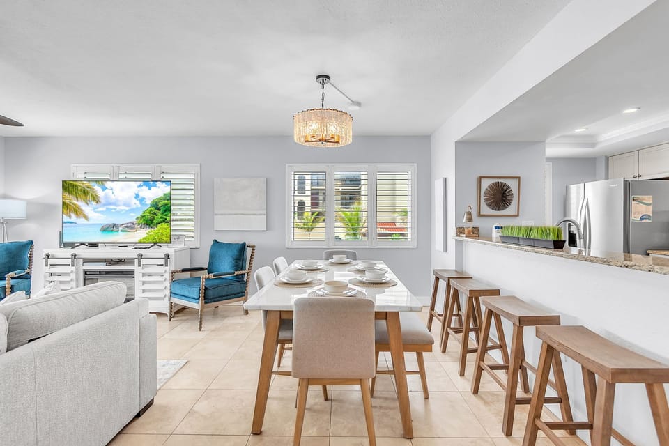 Living/Dining Area