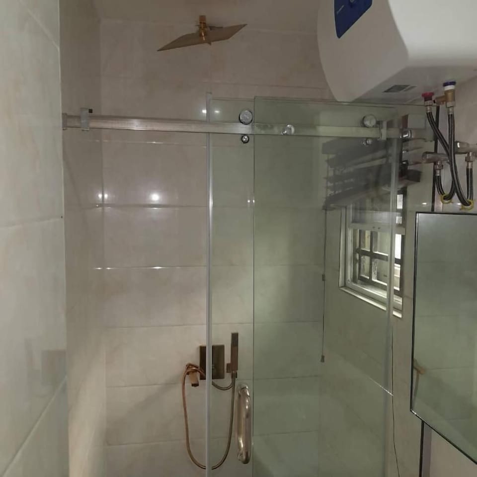 Economy Room, Balcony | Bathroom | Bathtub, free toiletries, towels, soap