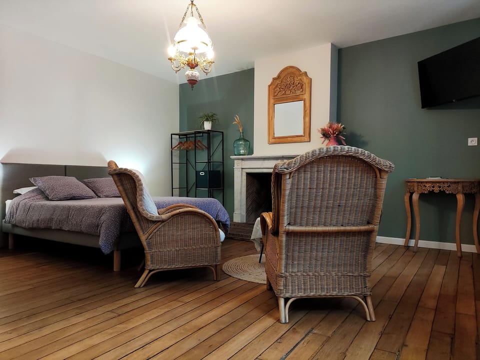 Superior Double or Twin Room, 1 Queen Bed, Kitchenette | Desk, laptop workspace, free WiFi