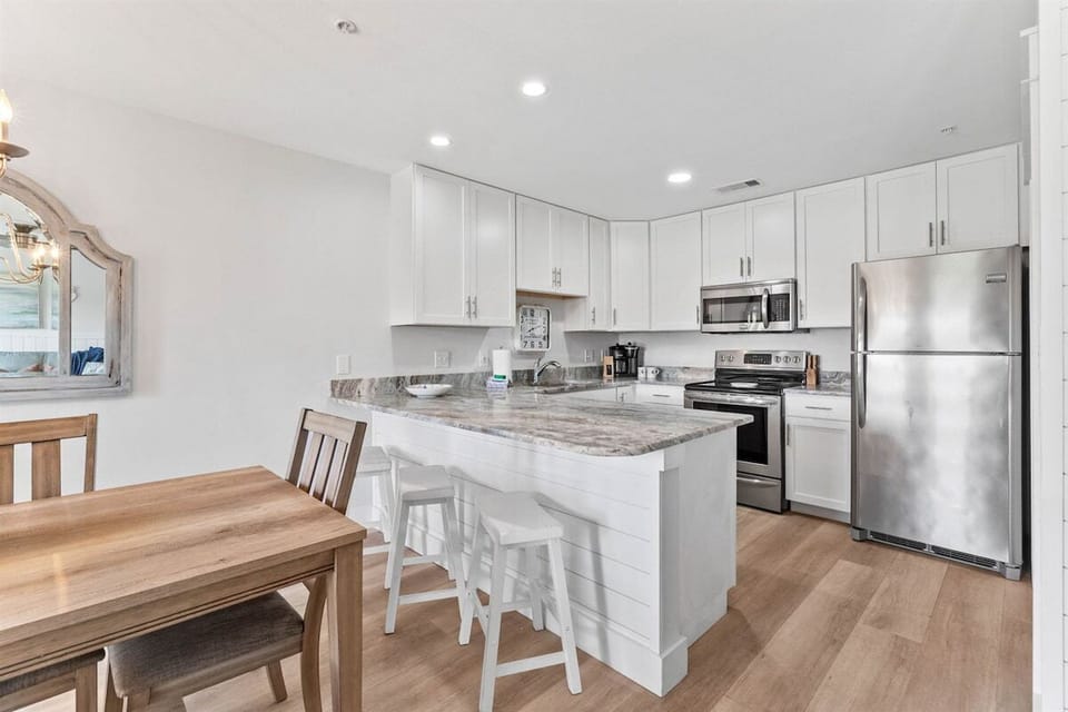 Enjoy a perfect blend of style and function in this gourmet kitchen.