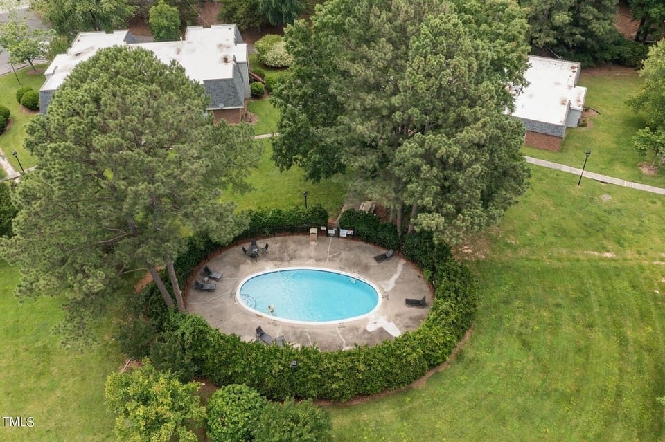 Community pool 
