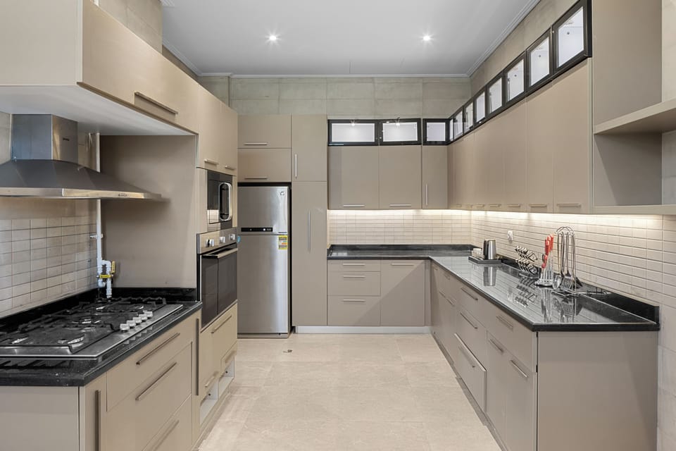 Royal Villa, 5 Bedrooms, Pool View | Private kitchen