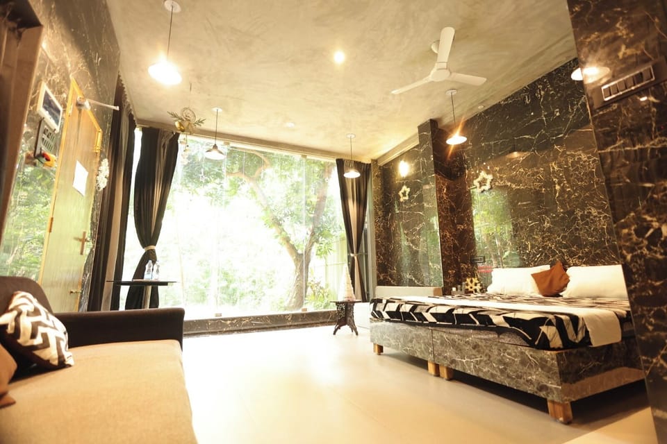Romantic Villa, Garden View | Desk, soundproofing, free WiFi, bed sheets