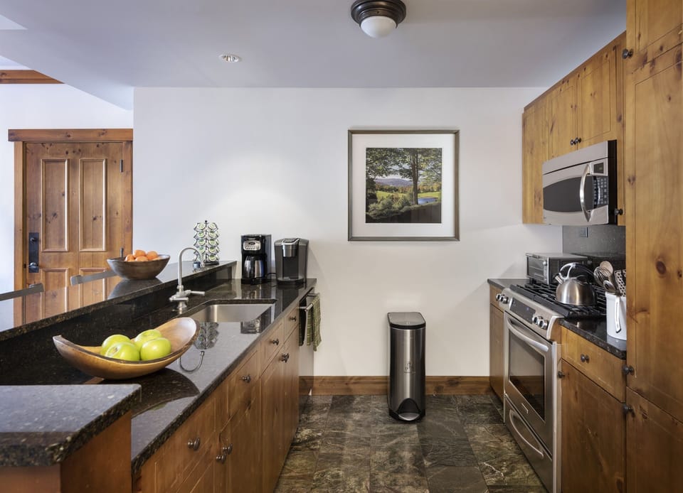 Prepare a memorable meal in our gourmet kitchen, or order in from room service.