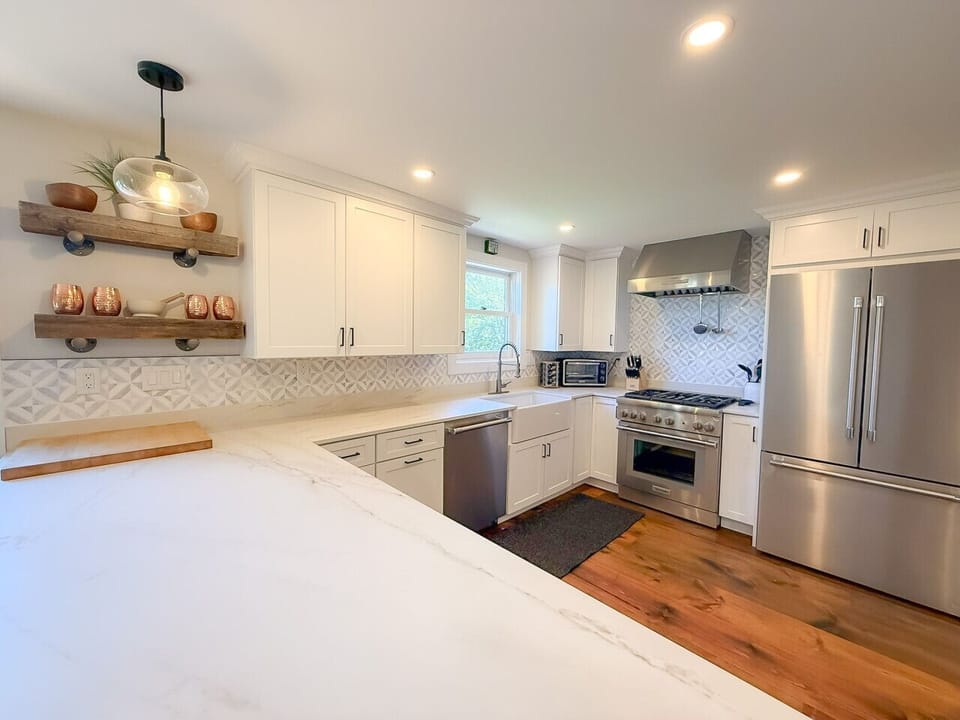 Fully equipped kitchen with SS appliances