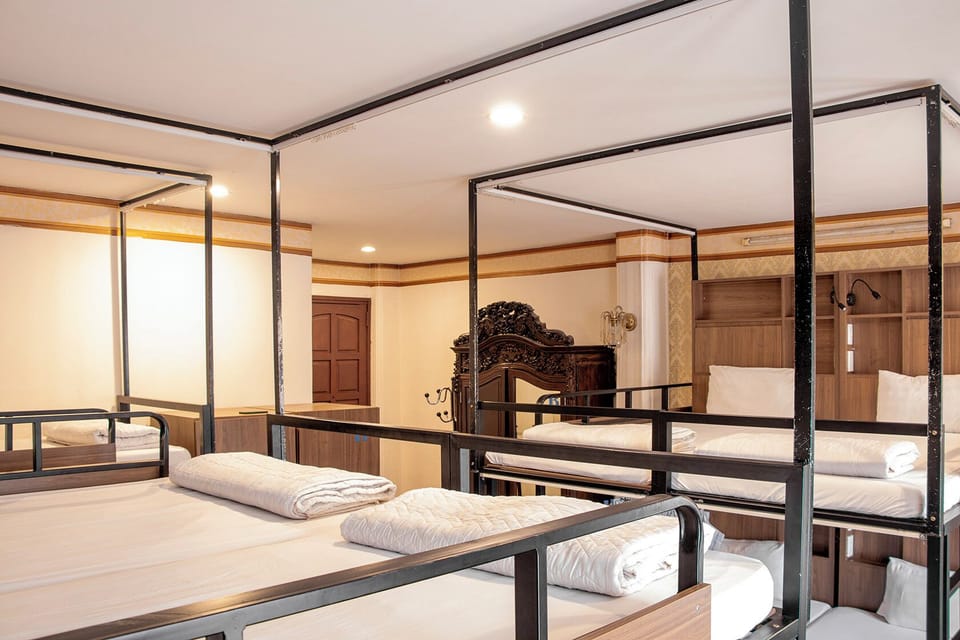 Comfort Shared Dormitory (8 pax) | Hypo-allergenic bedding, minibar, desk, laptop workspace
