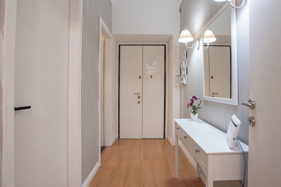 Apartment, Kitchen | Interior entrance