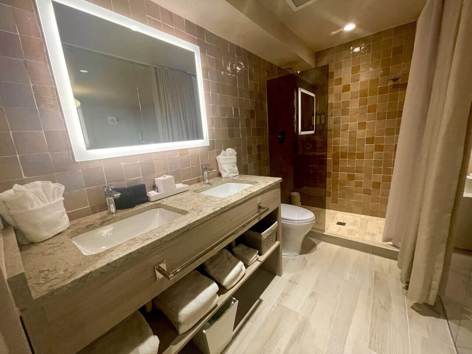 Premium King Suite