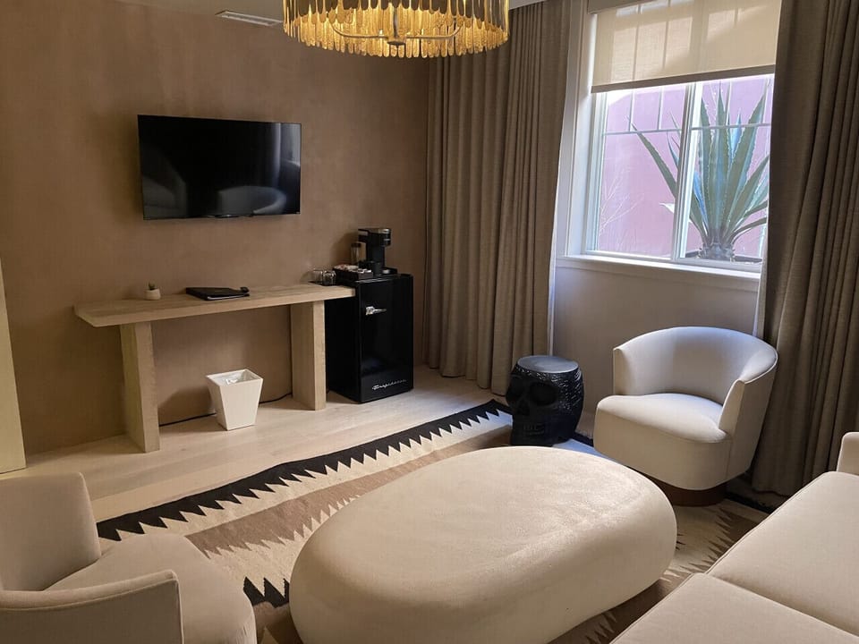 Premium King Suite