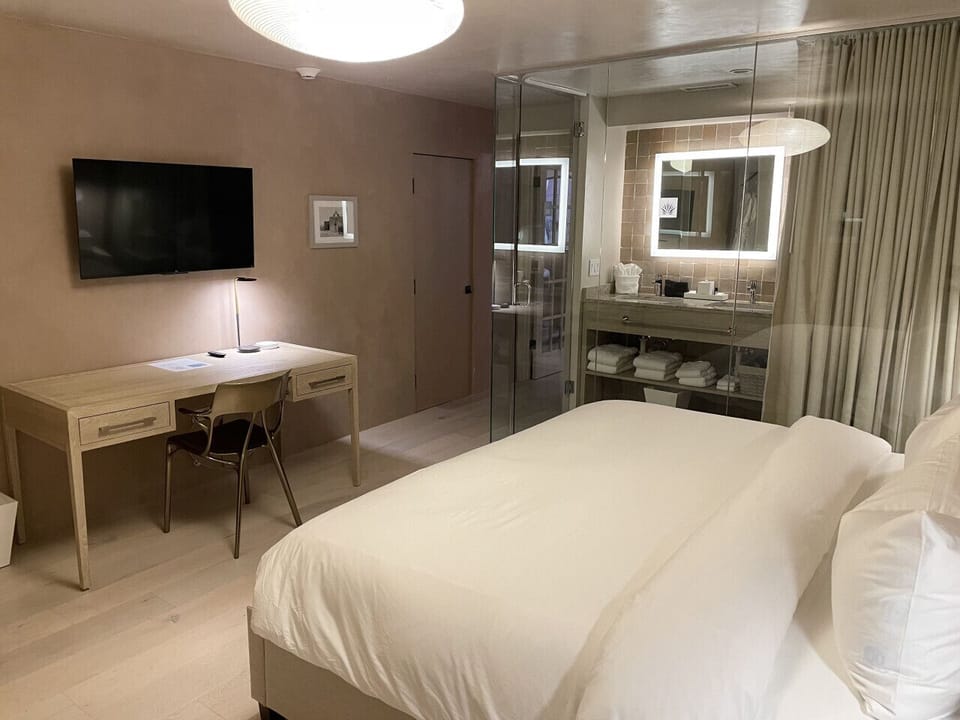 Premium King Suite