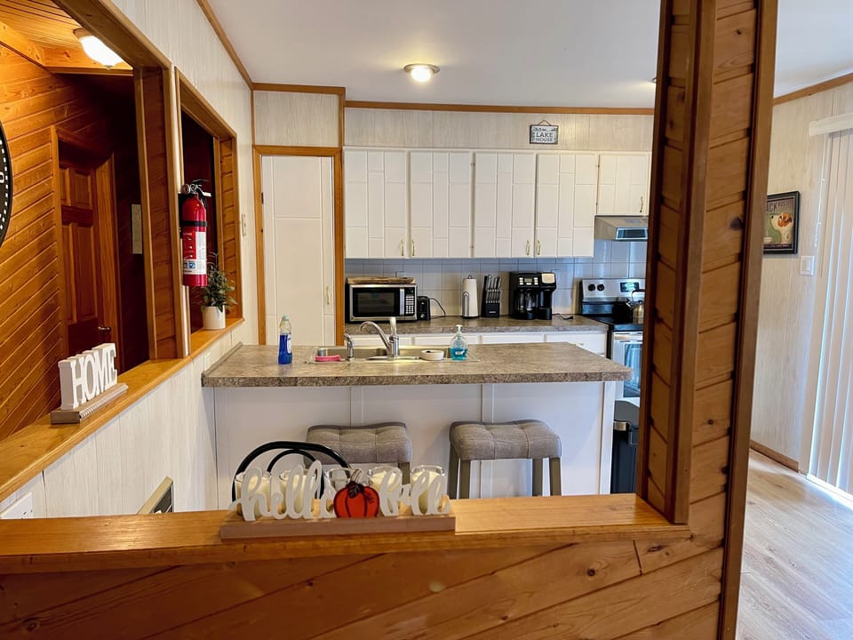 Full kitchen