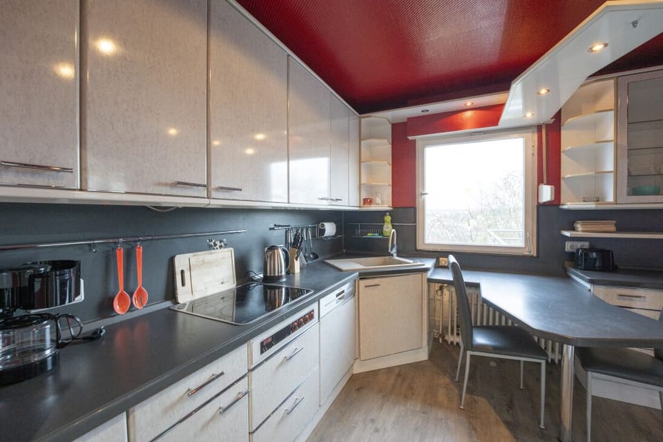 Family Condo, 3 Bedrooms, Garden View | Private kitchen | Full-size fridge, microwave, oven, stovetop