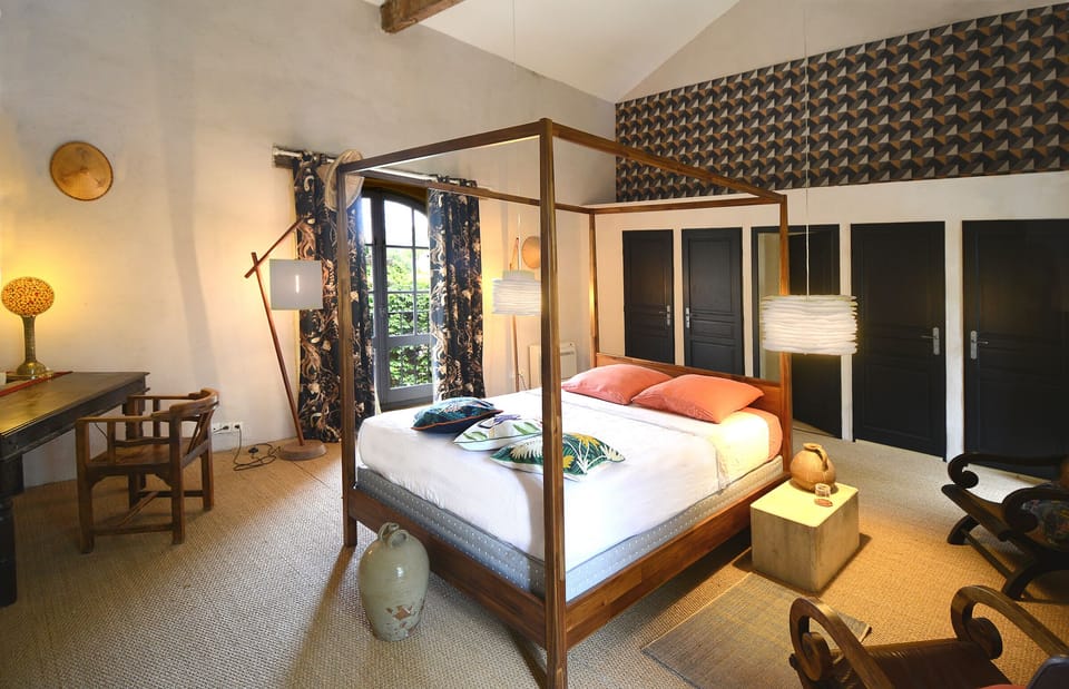 Comfort Double Room | Desk, blackout drapes, iron/ironing board, free WiFi