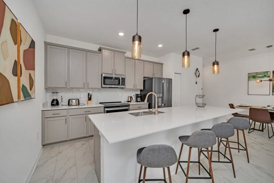 4228 Paragraph Dr, Storey Lake_10.jpg