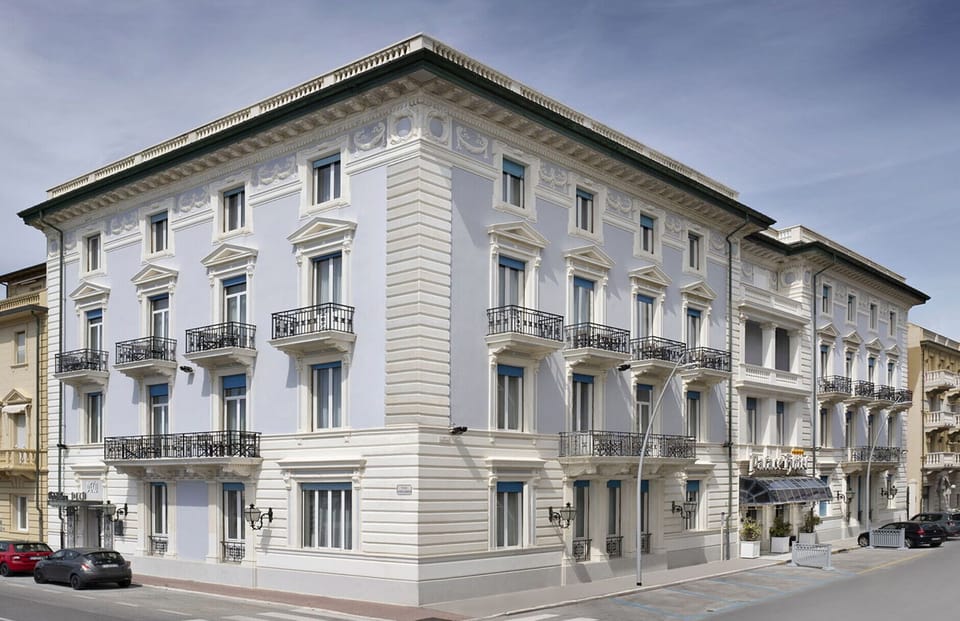 Autumn, Building Exterior, Spring, Summer, Winter