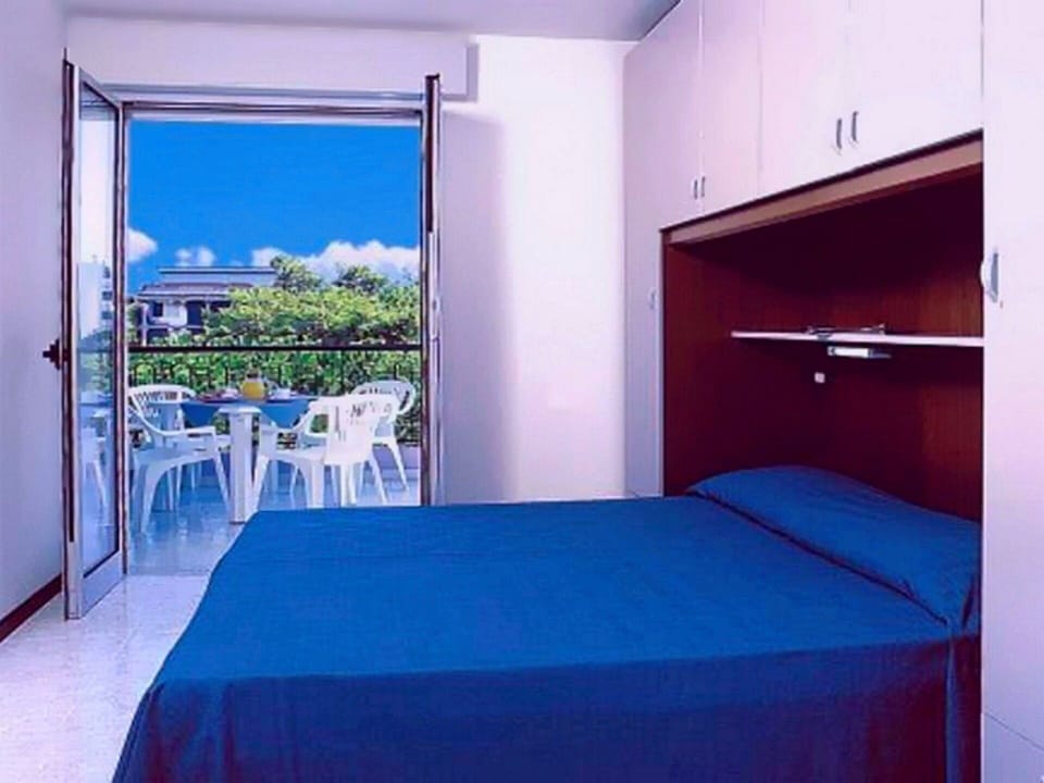 Autumn, Bedroom, Spring, Summer