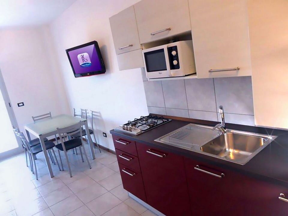 Autumn, Kitchen, Spring, Summer