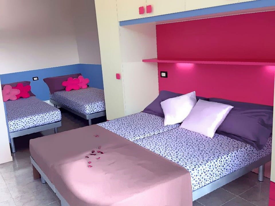 Autumn, Bedroom, Spring, Summer