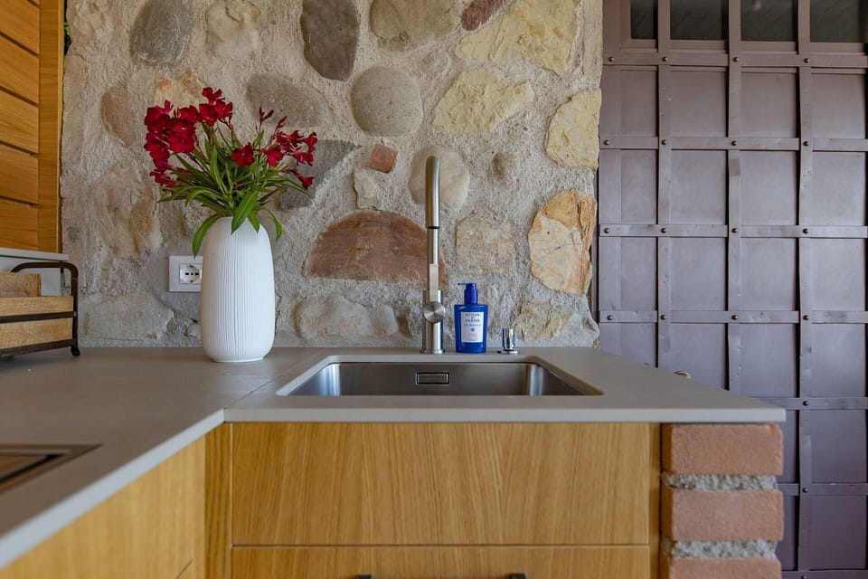 Activities, Amenities, Balcony / Terrace / Patio, Building Exterior, Golf, Pool, Spring, Summer, Wellness