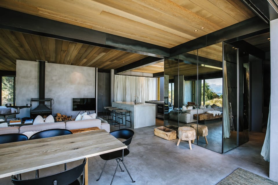 Luxury House, Lake View | Living area