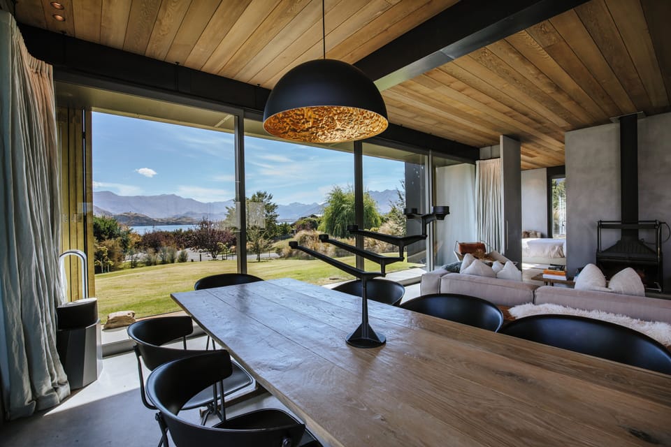 Luxury House, Lake View | In-room dining