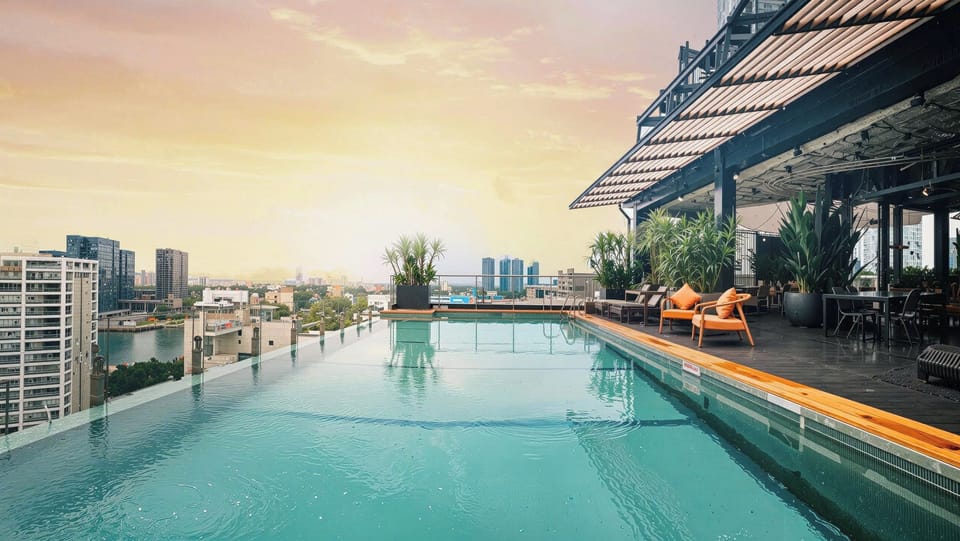 Outdoor pool, pool umbrellas, sun loungers