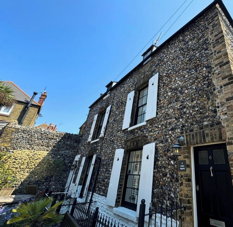Property Front - Starfish Cottage - Broadstairs - Kent - @seastayuk - seastay.co.uk