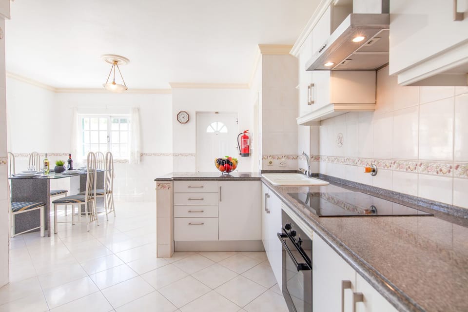 Microwave, oven, dishwasher, coffee/tea maker