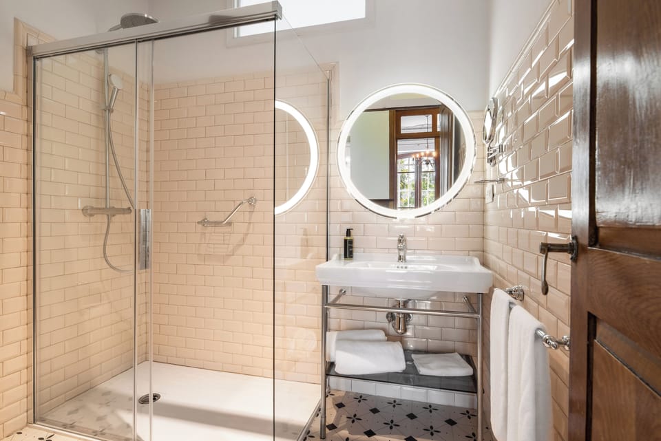 House (Palacio de Esgos) | Bathroom | Eco-friendly toiletries, hair dryer, bidet, toilet paper