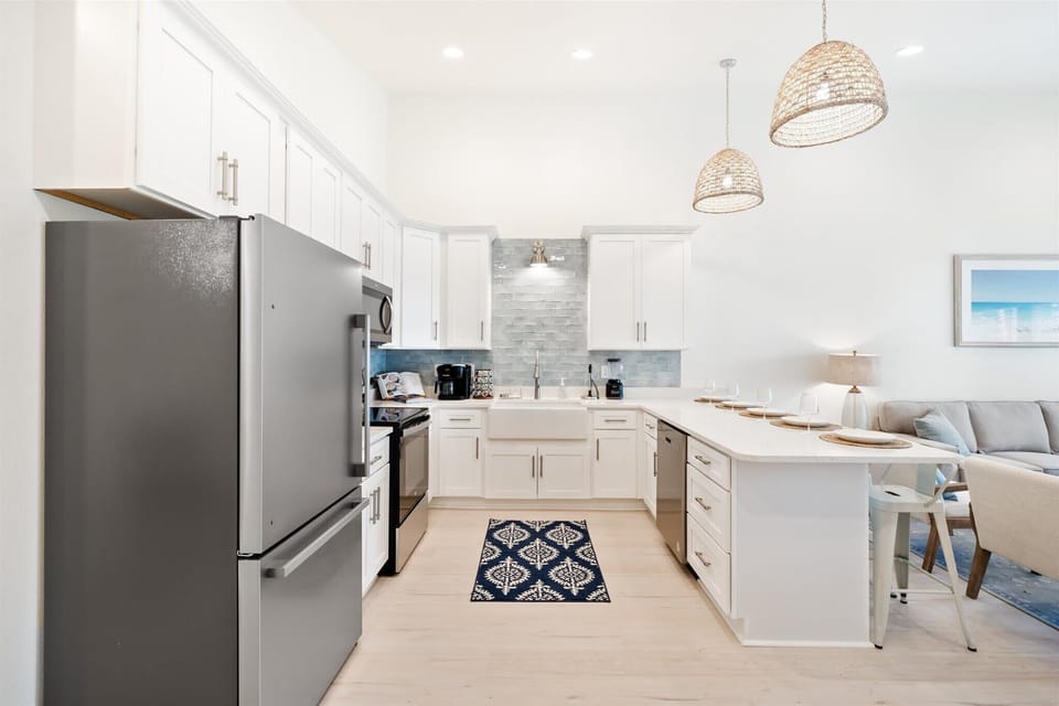 Fully equipped kitchen with stainless steel appliances and all the essentials for cooking an amazing meal!