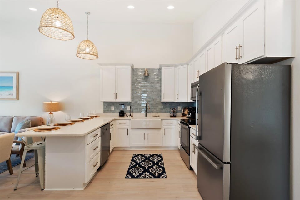 Fully equipped kitchen with stainless steel appliances and all the essentials for cooking an amazing meal!
