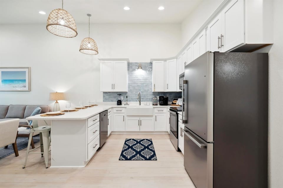 Fully equipped kitchen with stainless steel appliances and all the essentials for cooking an amazing meal!