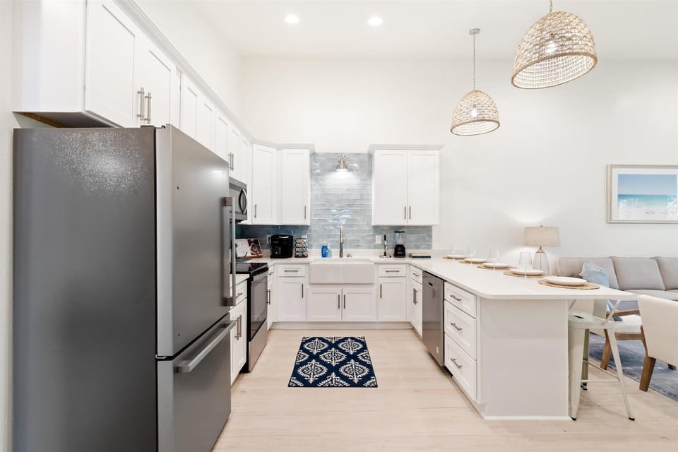 Fully equipped kitchen with stainless steel appliances and all the essentials for cooking an amazing meal!