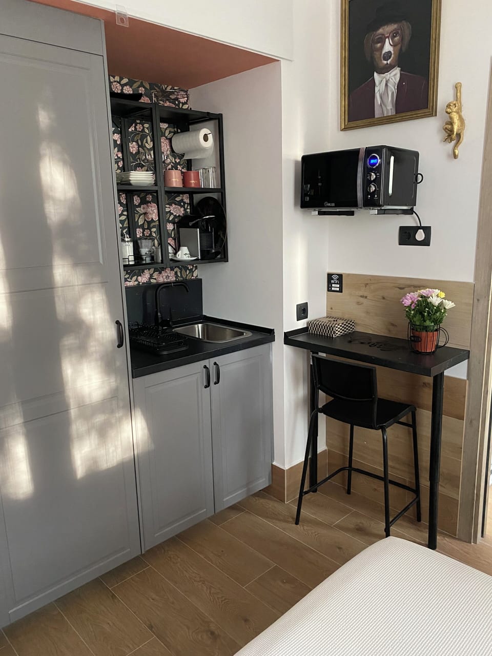 Comfort Studio | Laptop workspace, blackout drapes, iron/ironing board, free WiFi