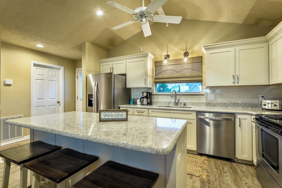 Coffee & tea bar, spice rack, fully stocked w/ small appliances & kitchen items