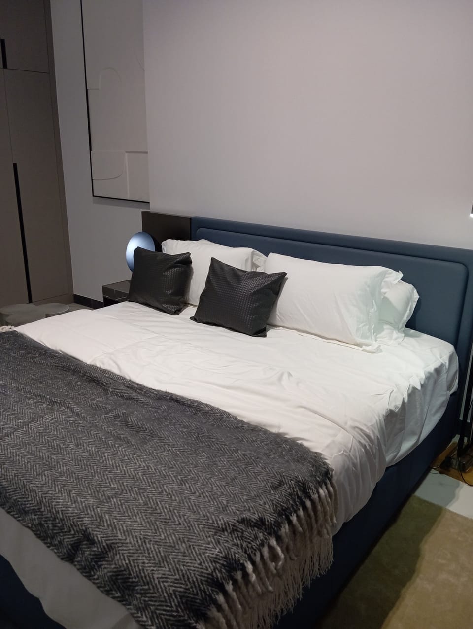 Signature Apartment, Balcony, City View | Hypo-allergenic bedding, pillowtop beds, in-room safe