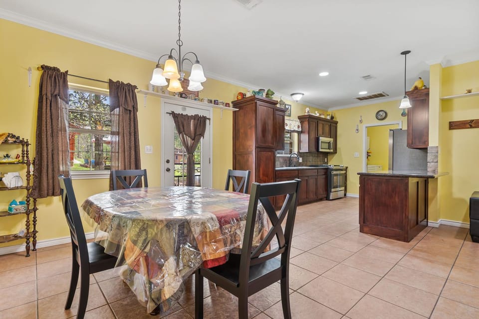 Dinning Room/Kitchen