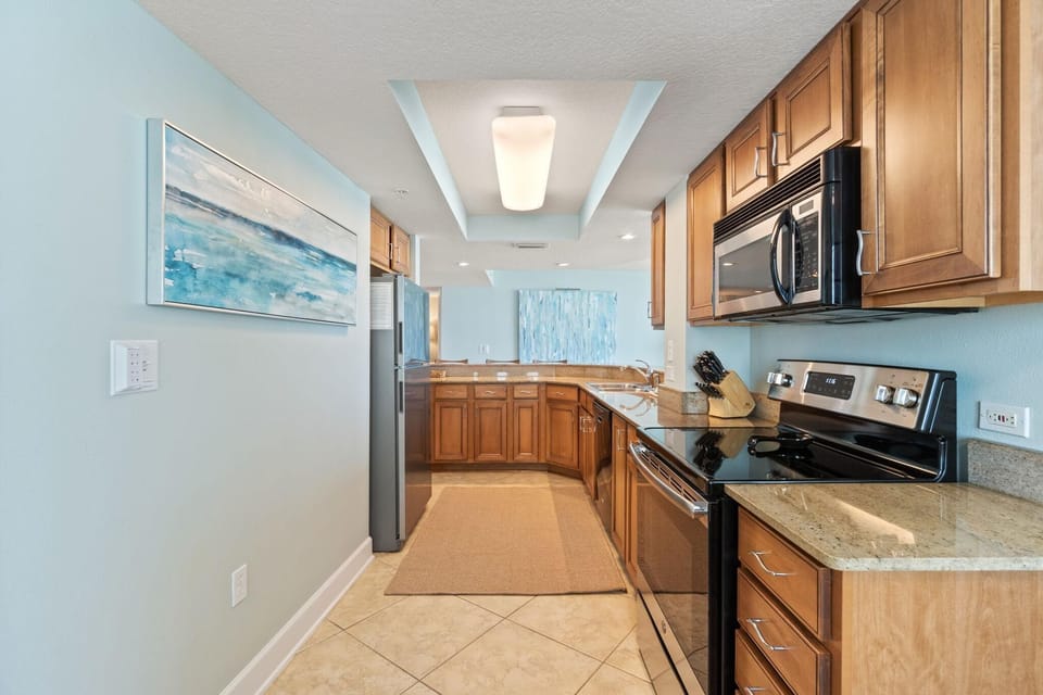 Condo, Multiple Beds (Perdido Towers West 308) | Private kitchen | Oven, toaster, paper towels