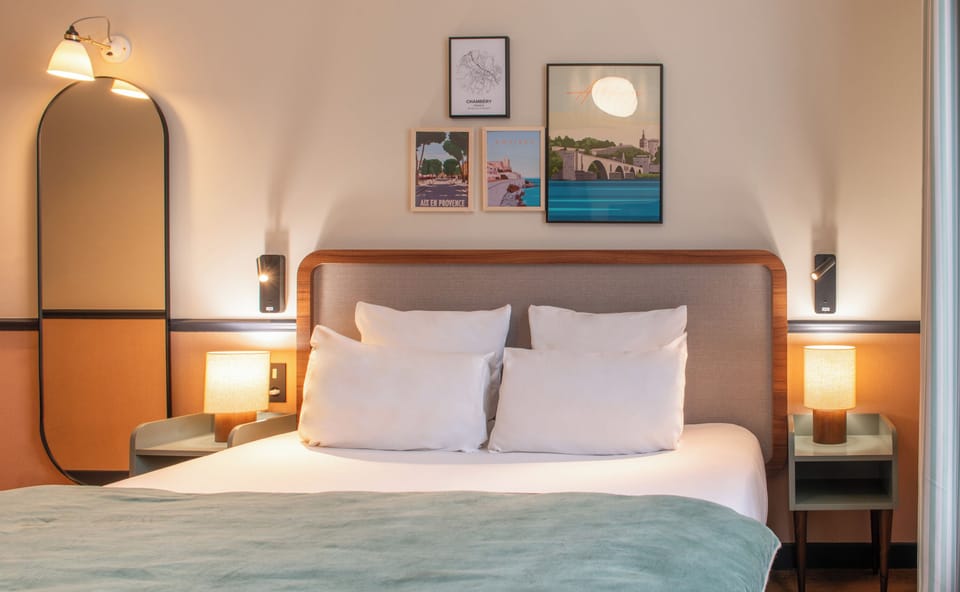 Superior Double or Twin Room | Minibar, in-room safe, desk, iron/ironing board