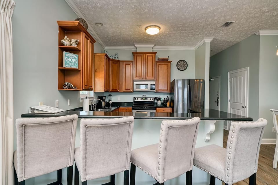 Condo, Multiple Beds (Vista del Mar I Short Walk to the Bea) | Private kitchen | Oven, toaster