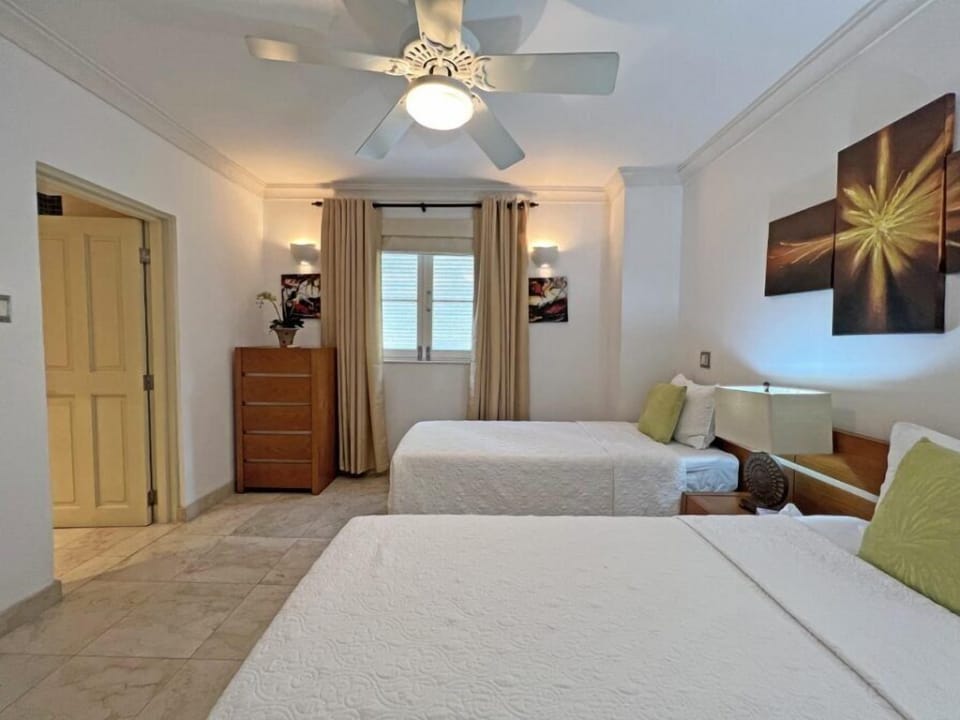 2 bedrooms, in-room safe, iron/ironing board, free WiFi