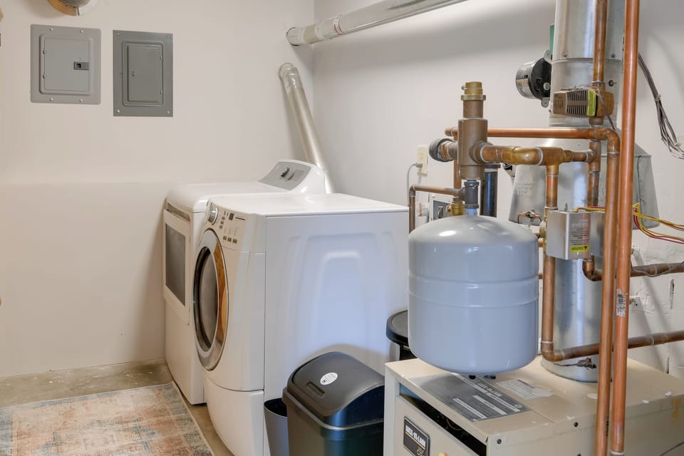 Washer & Dryer | Detergent Provided