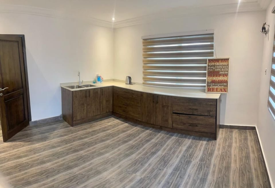 Deluxe Penthouse, City View | Private kitchen | Mini-fridge, microwave, oven